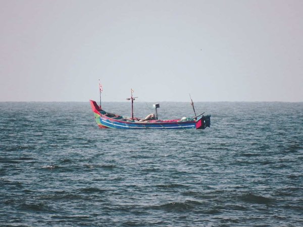 Comment optimiser l'espace de rangement sous les sièges d'un bateau de plaisance?